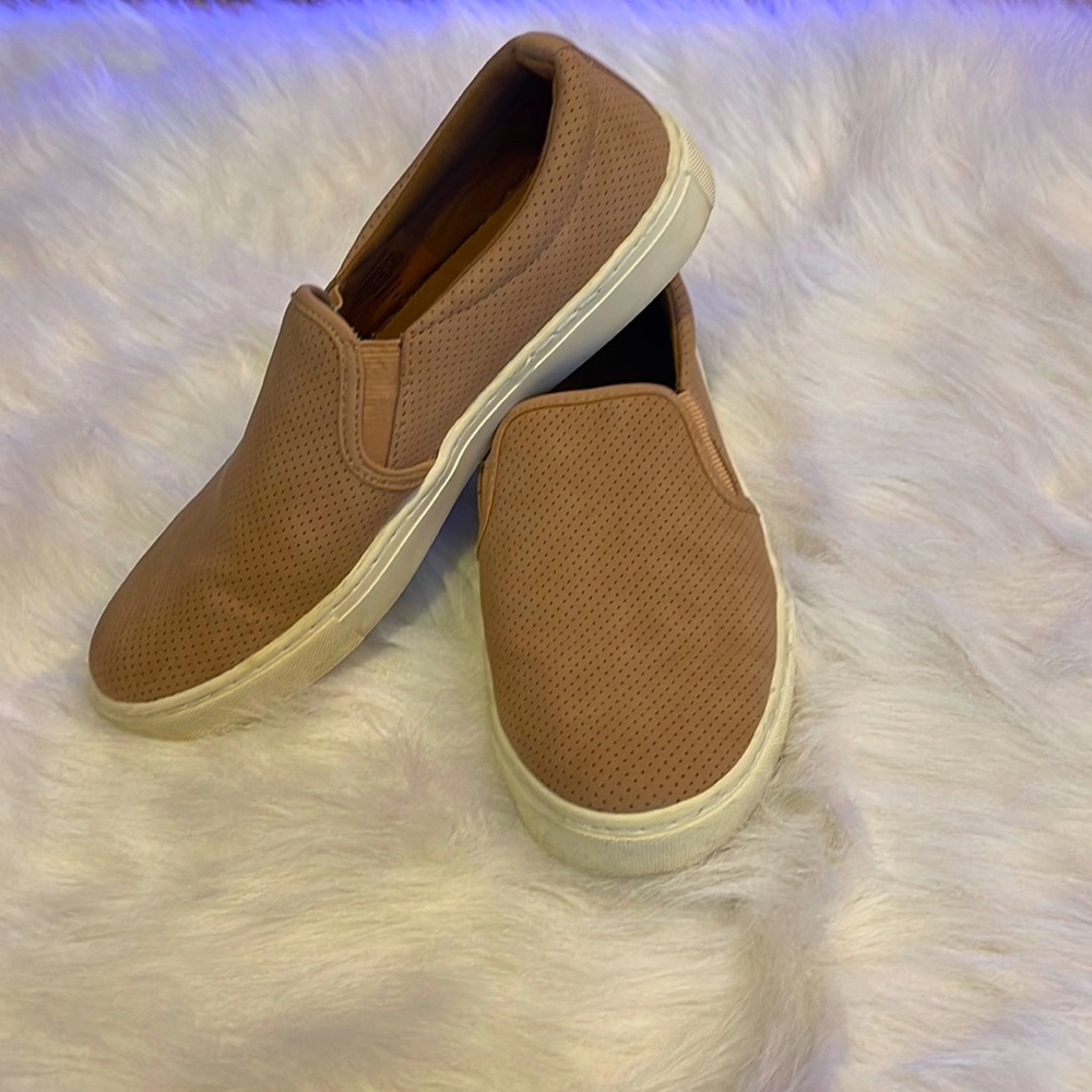 American Eagle suede loafers